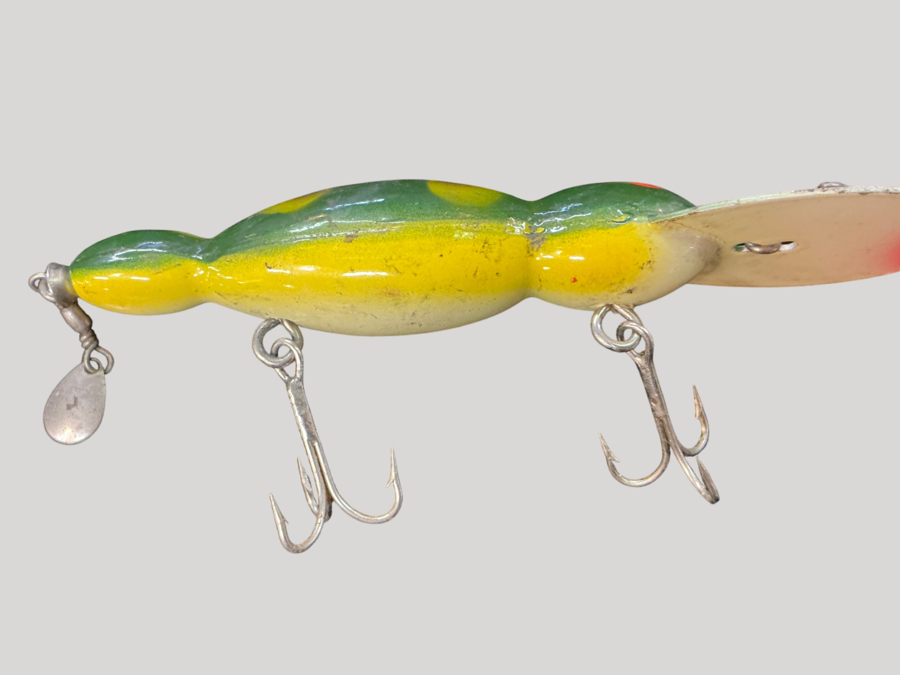 Vintage Wooden Diver Lure – Green/Yellow Frog Pattern with Metal Tail Spinner