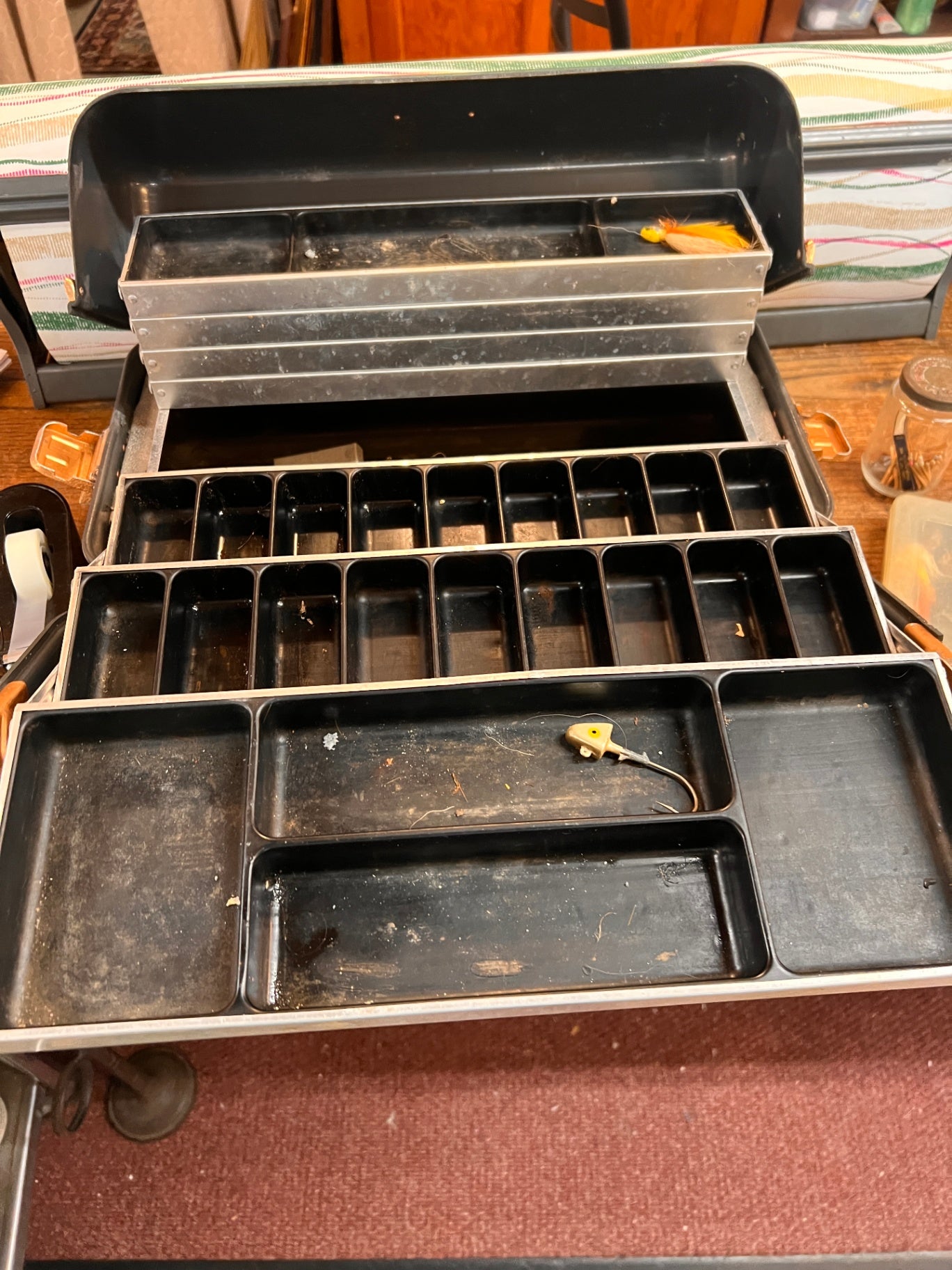 Umco Model 1000U tackle box