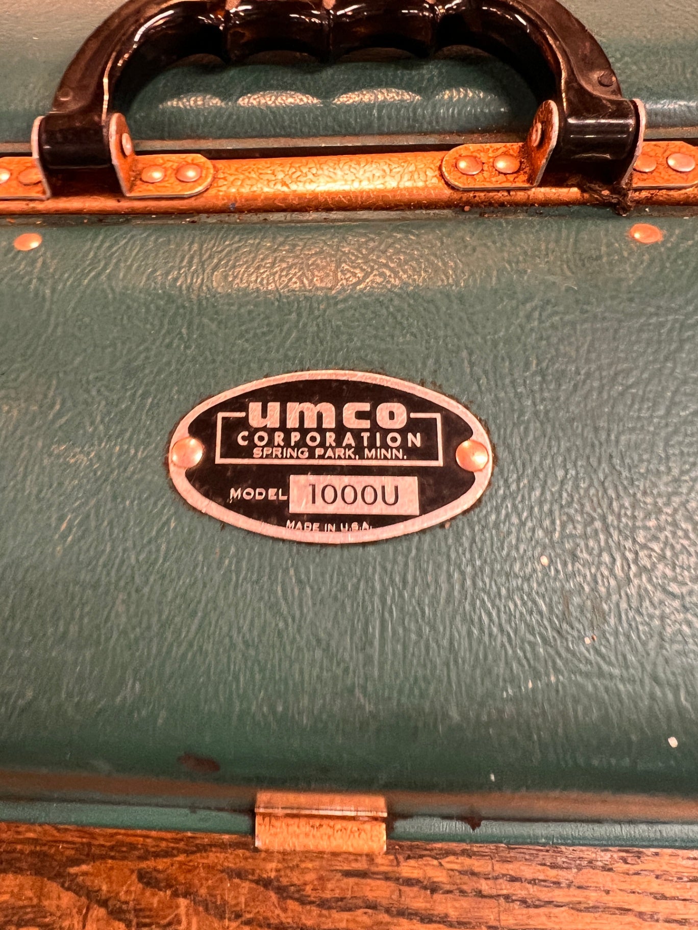 Umco Model 1000U tackle box