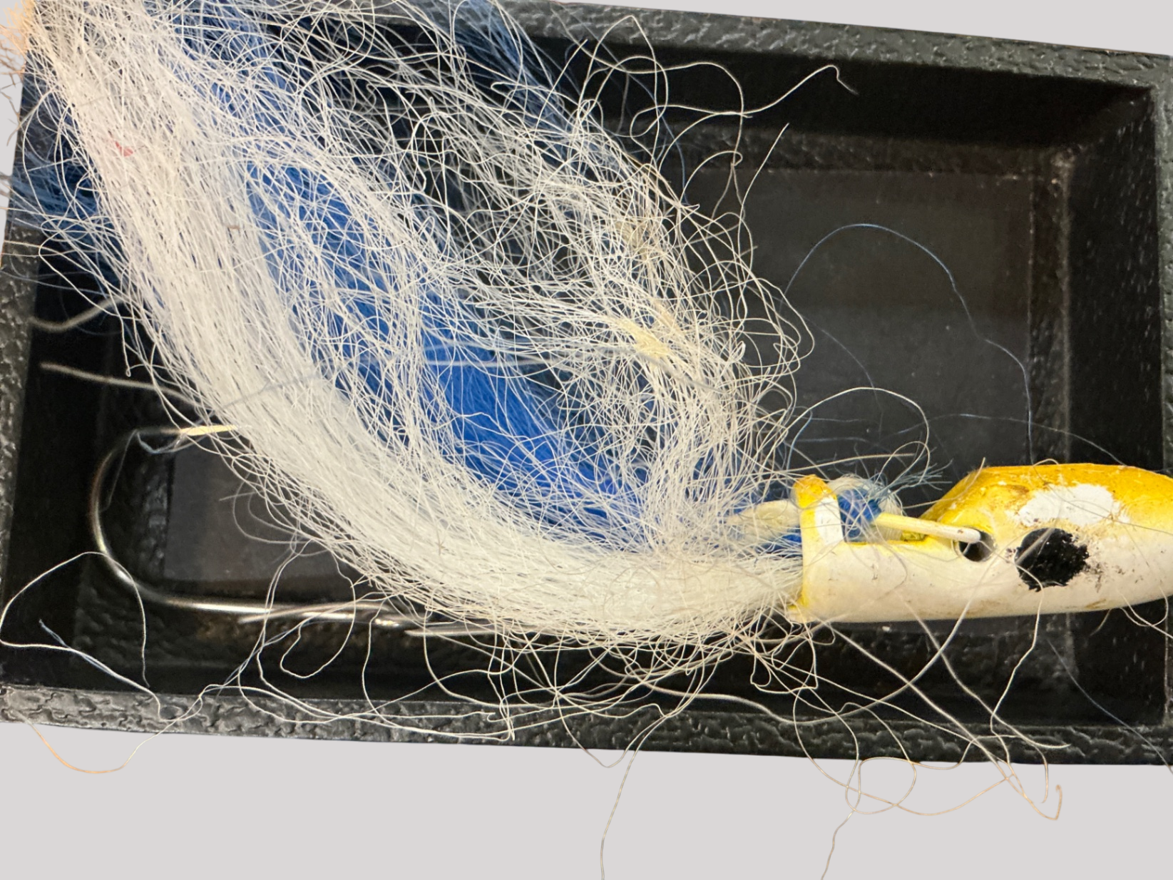 Vintage Offshore Bucktail Jig – Yellow & White with Blue Accent