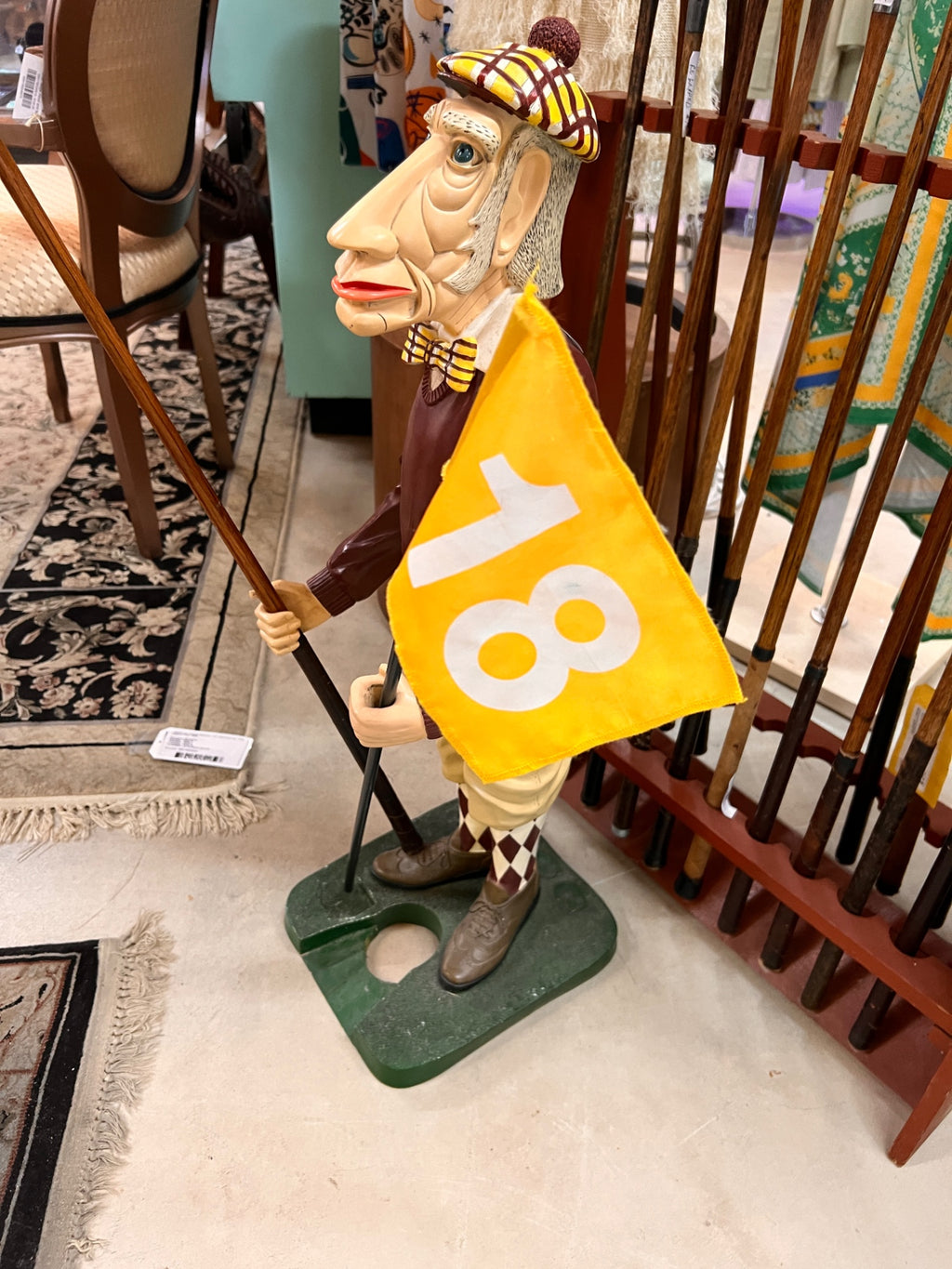 Whimsical Golf Golfer Caricature Statue – 18th Hole Flag, Vintage-Style Man Cave Décor