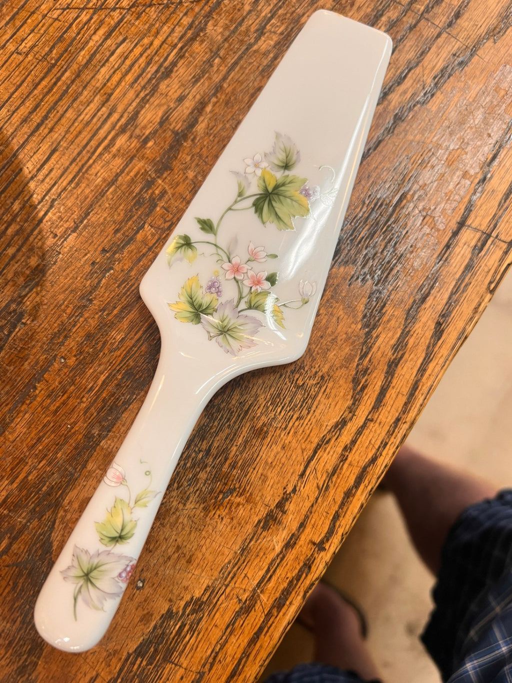 Andrea by Sadek Porcelain Cake / Pie Server – Floral Design