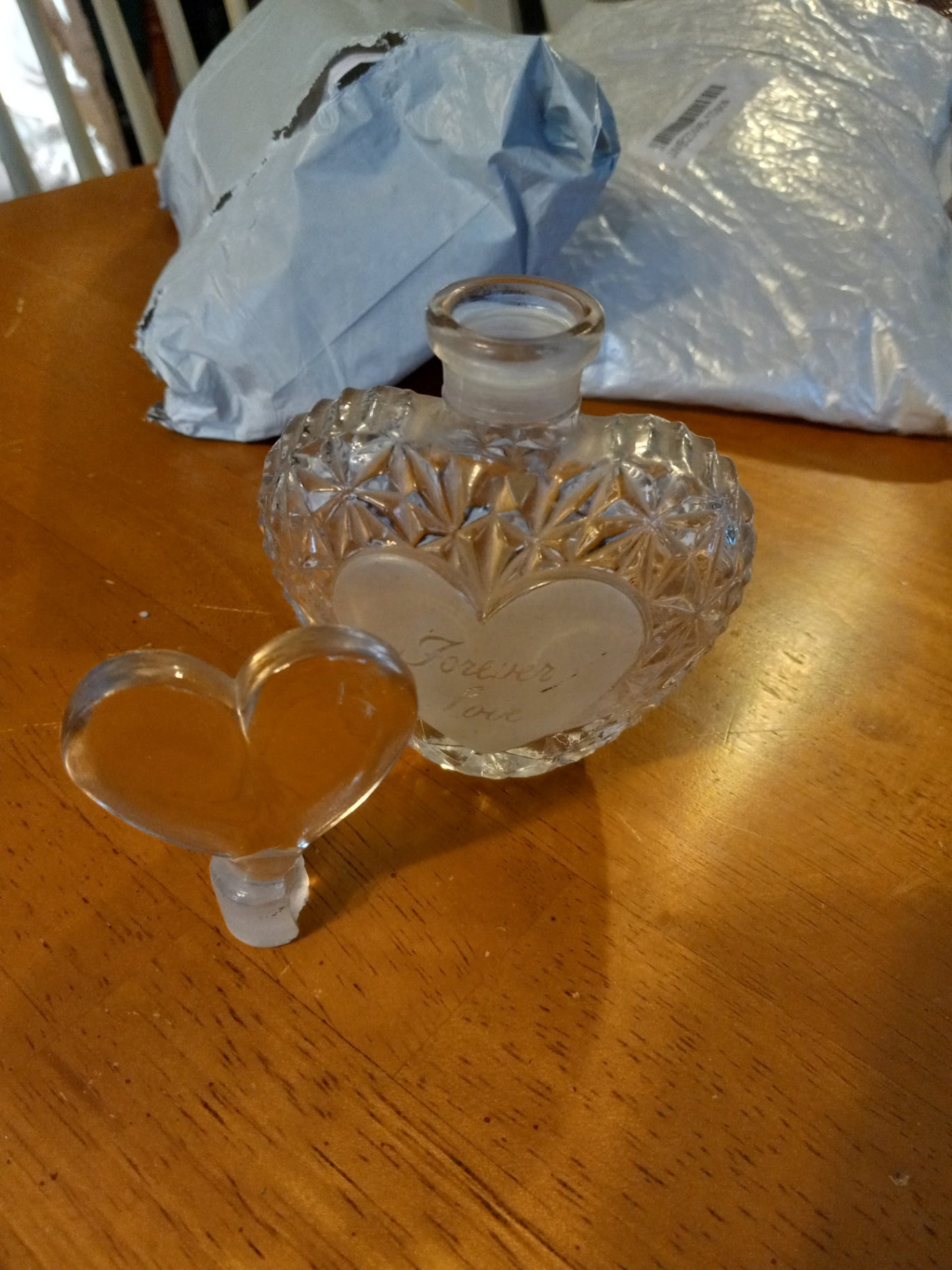 Perfume chipped bottle dsc