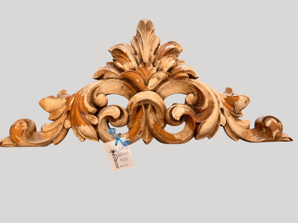 DA BCH-7002 Carved Scroll Wall Decor – Boutique Style Appliqué