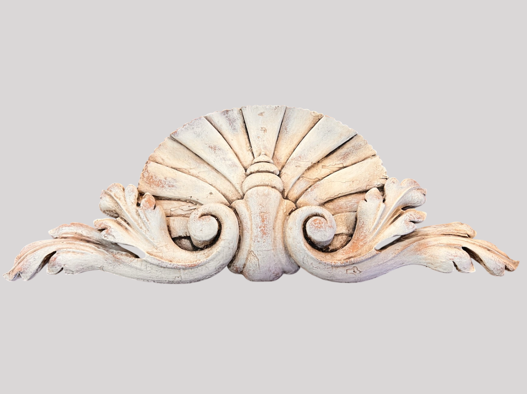 DA 7008-WB Carved Shell & Scroll Wall Appliqué – Boutique Wall Decor
