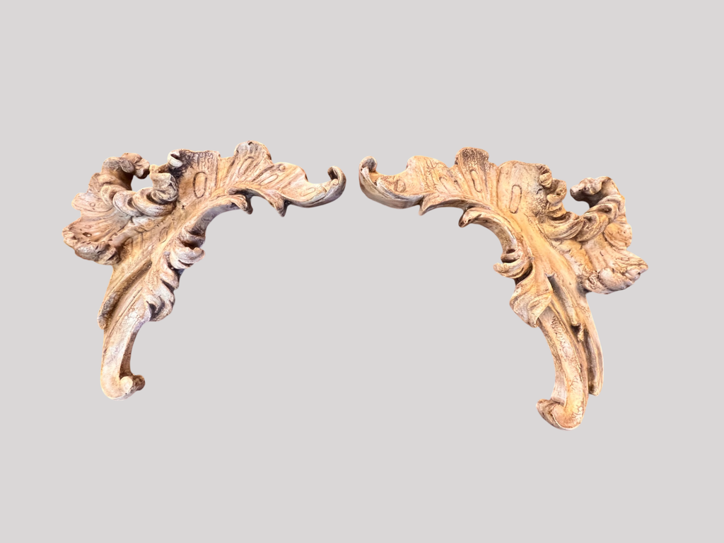 DA 7017-SF Carved Acanthus Leaf Wall Brackets – Boutique Wall Decor (Pair)