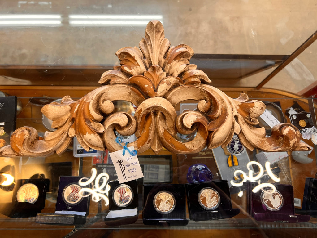 DA BCH-7002 Carved Scroll Wall Decor – Boutique Style Appliqué