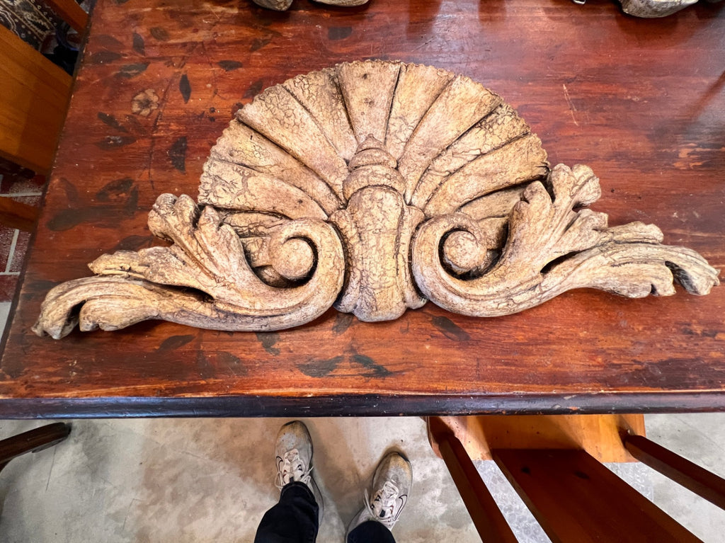 DA 7008-SF Carved Shell & Scroll Wall Appliqué – Boutique Wall Decor