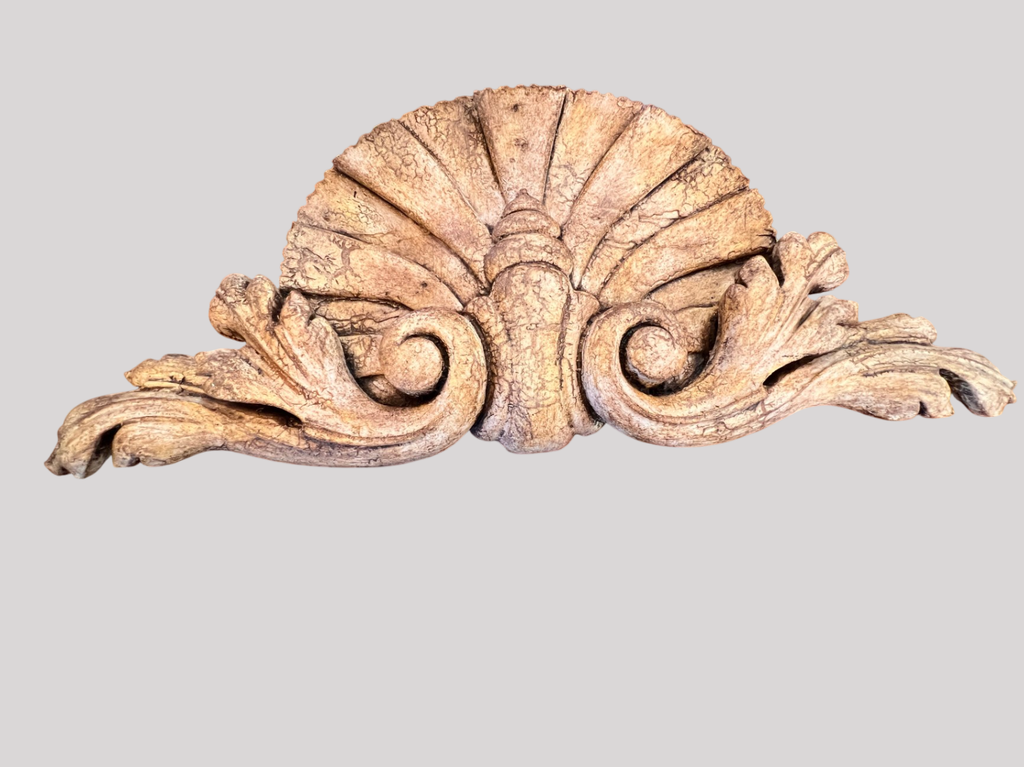 DA 7008-SF Carved Shell & Scroll Wall Appliqué – Boutique Wall Decor