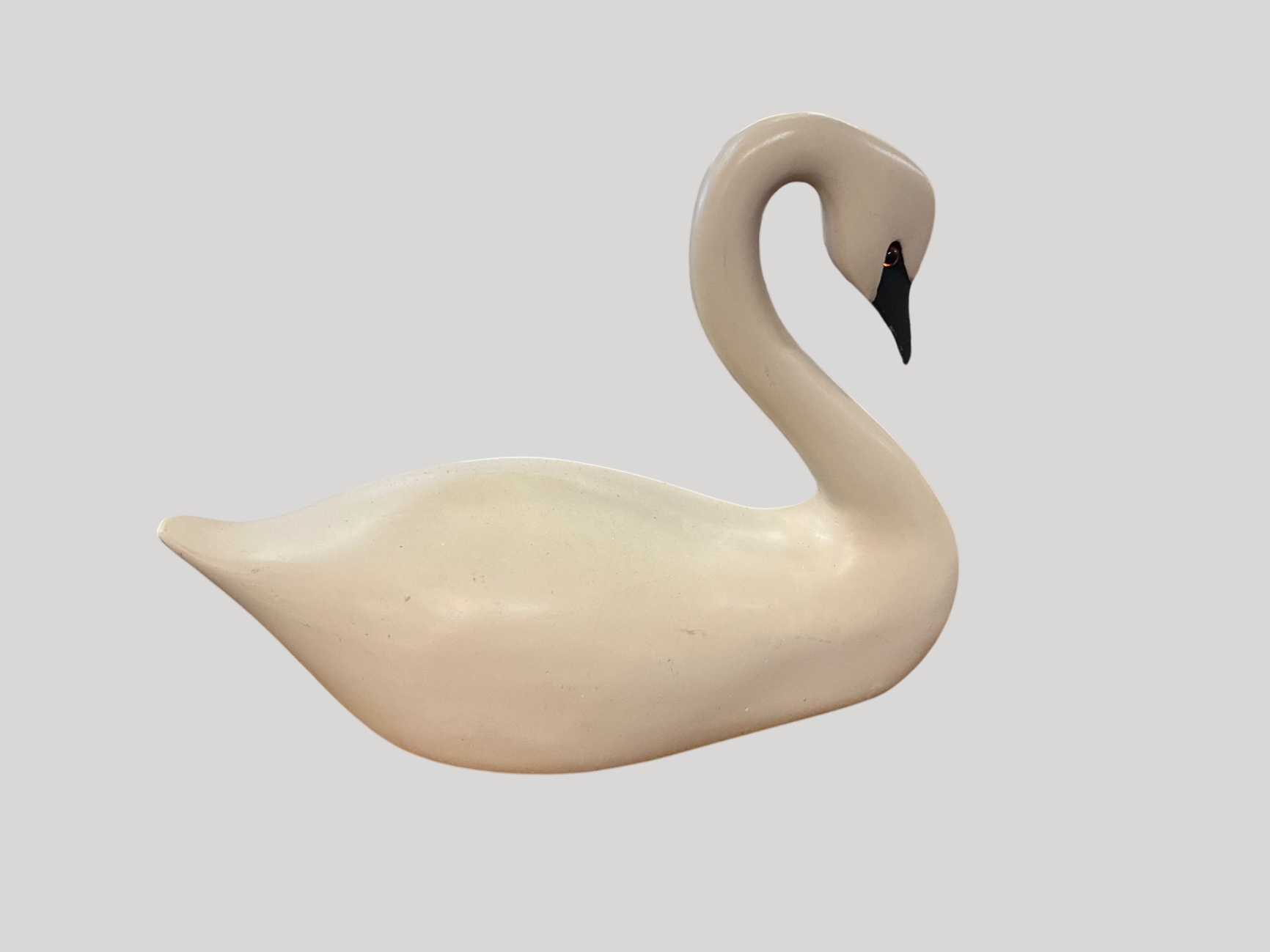 Vintage White Swan Sculpture – Minimalist Decorative Accent