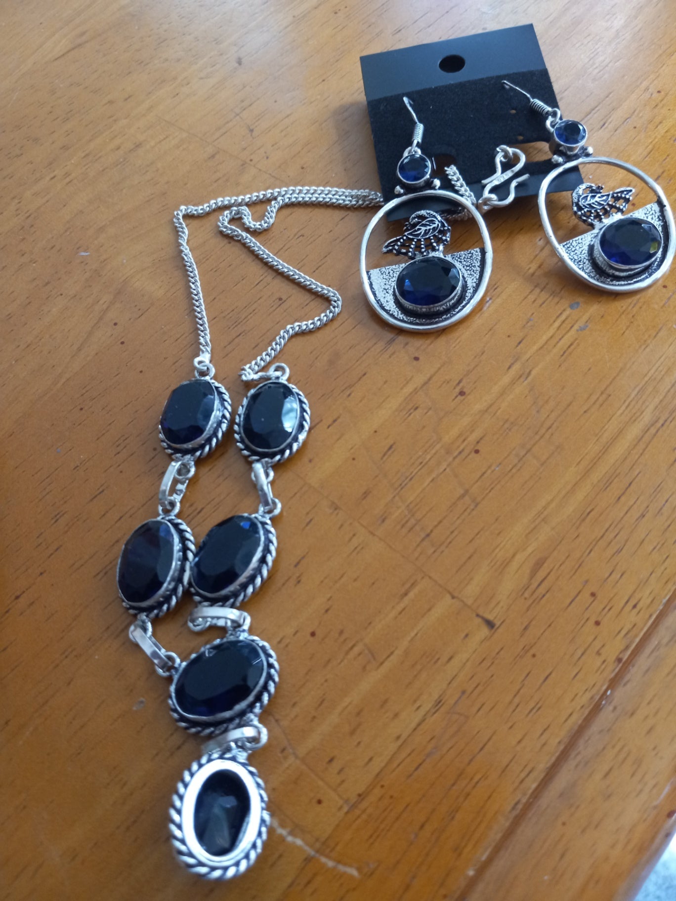 Necklace n earrings dk blue dsc