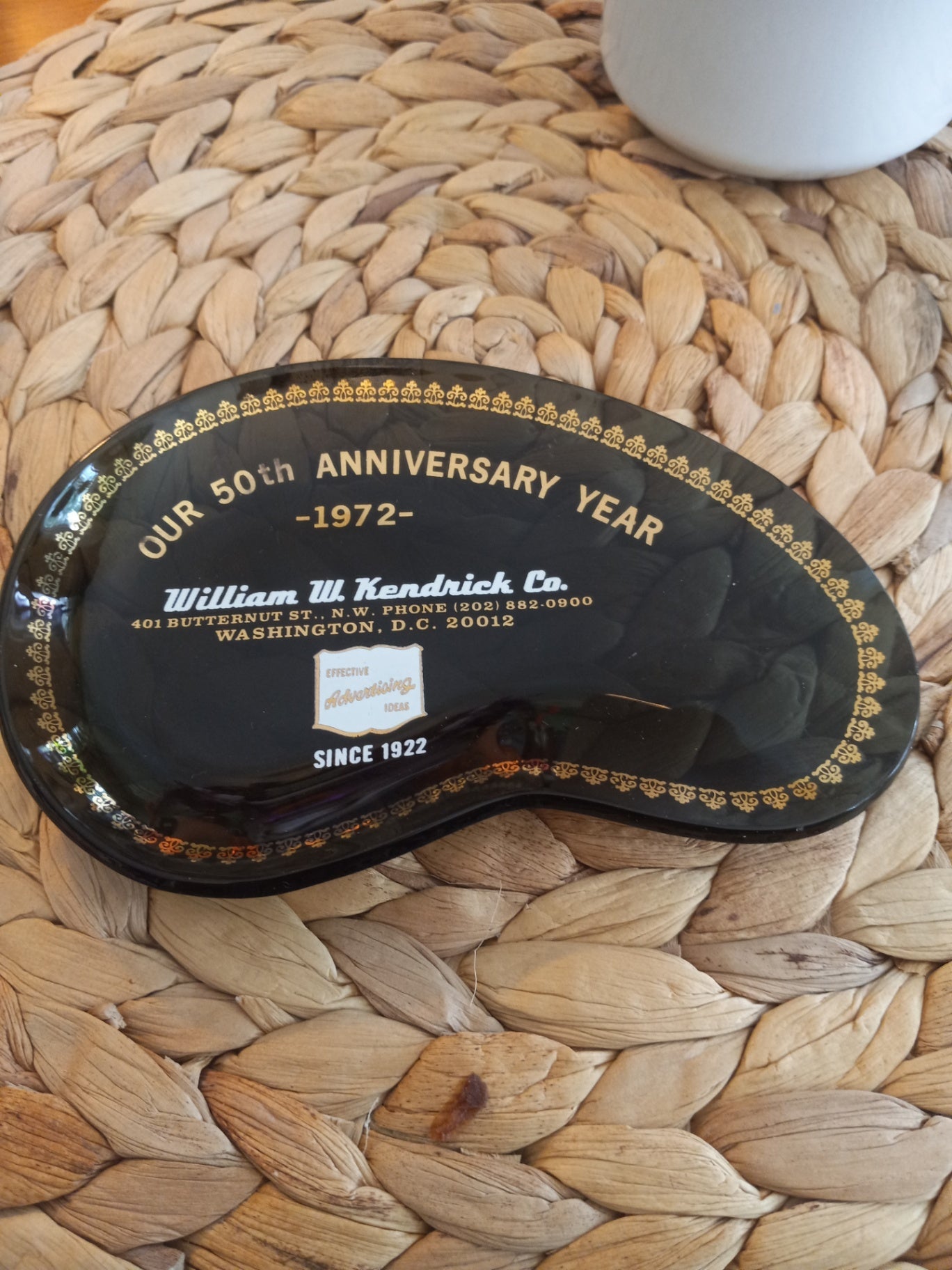 Glass ashtray kidney shape dsc