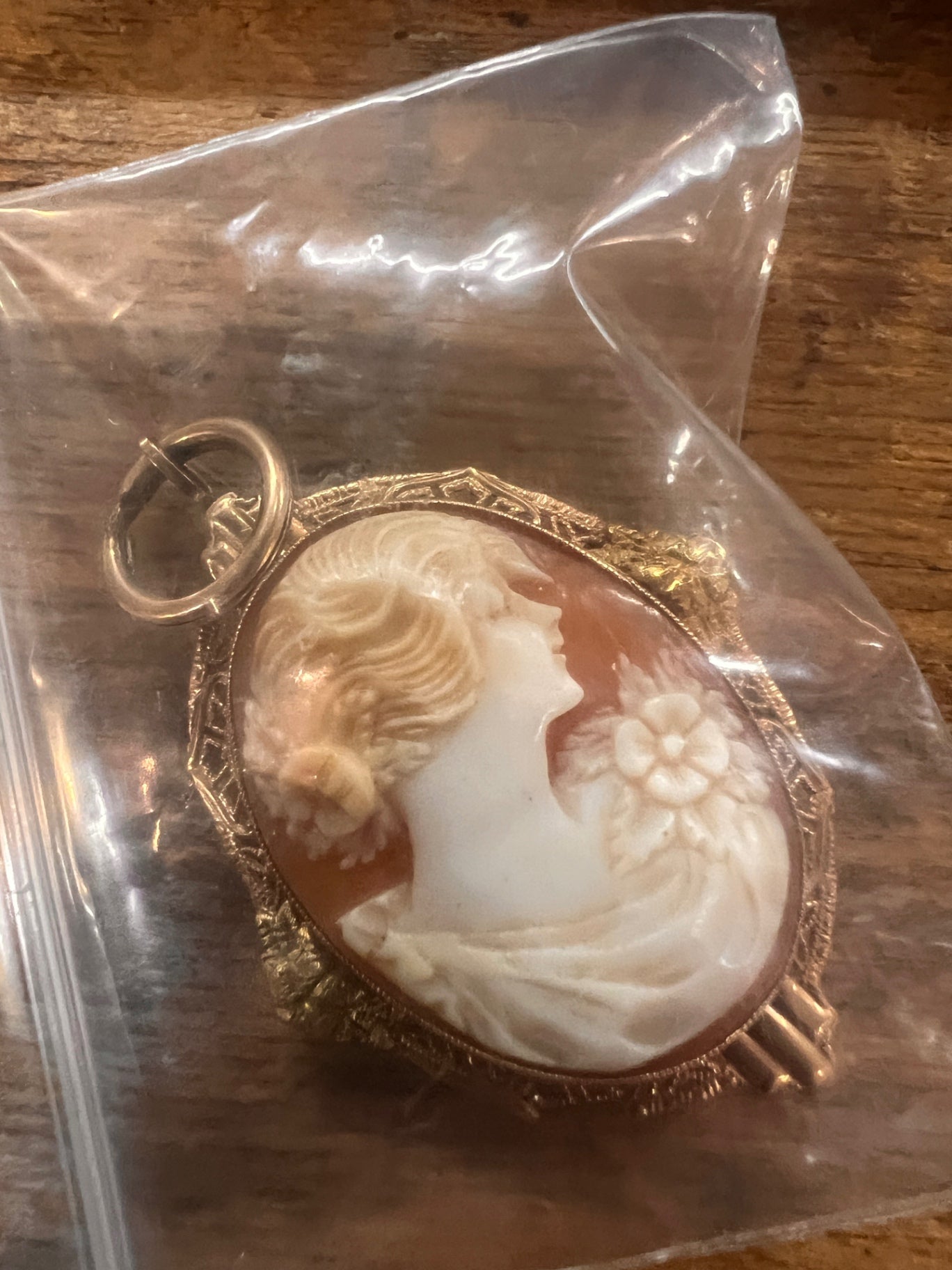 Cameo Pin
