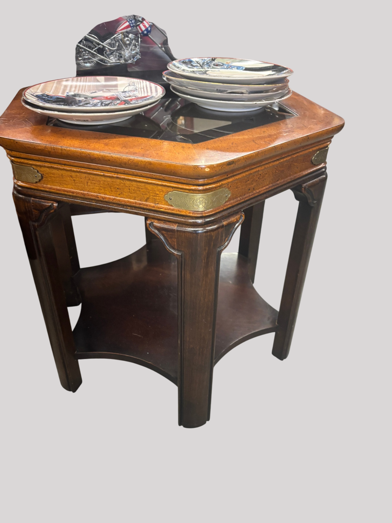 Gordon's Furniture Glass End Table