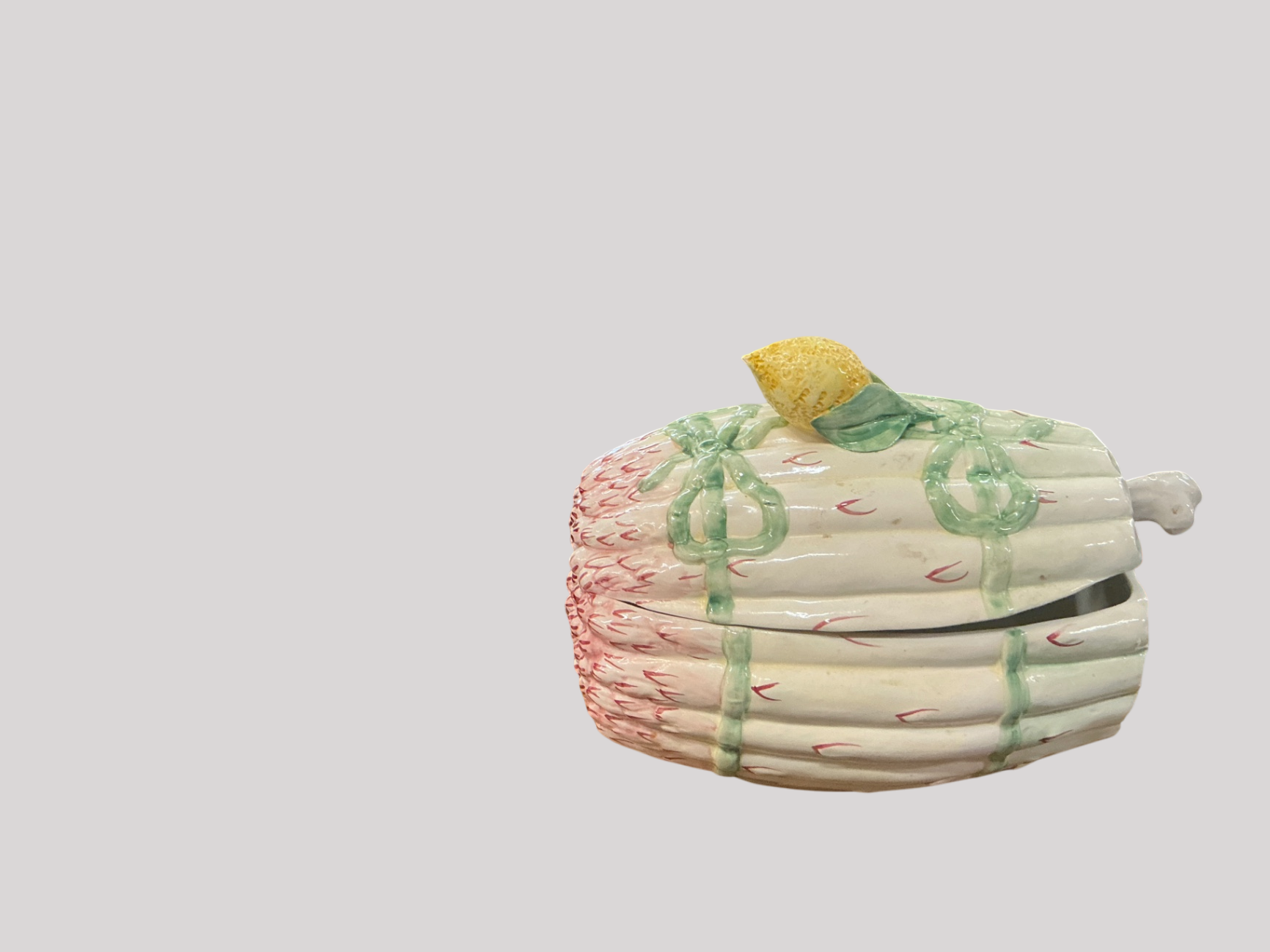 Vintage Italian Majolica Asparagus Tureen with Lemon Finial – Hand-Painted Ceramic Lidded Vegetable Server
