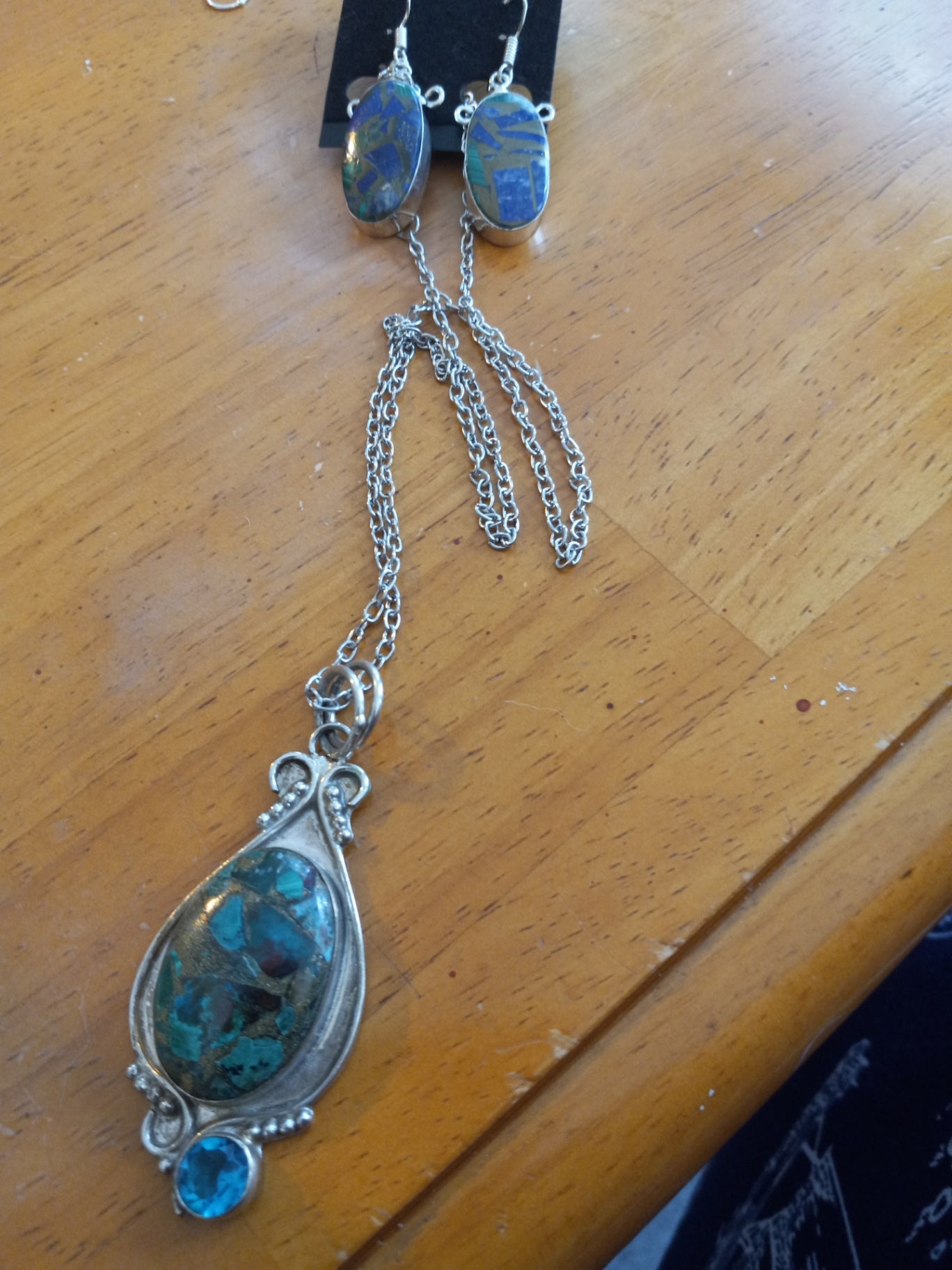 Grn n blue necklace n earrings dsc