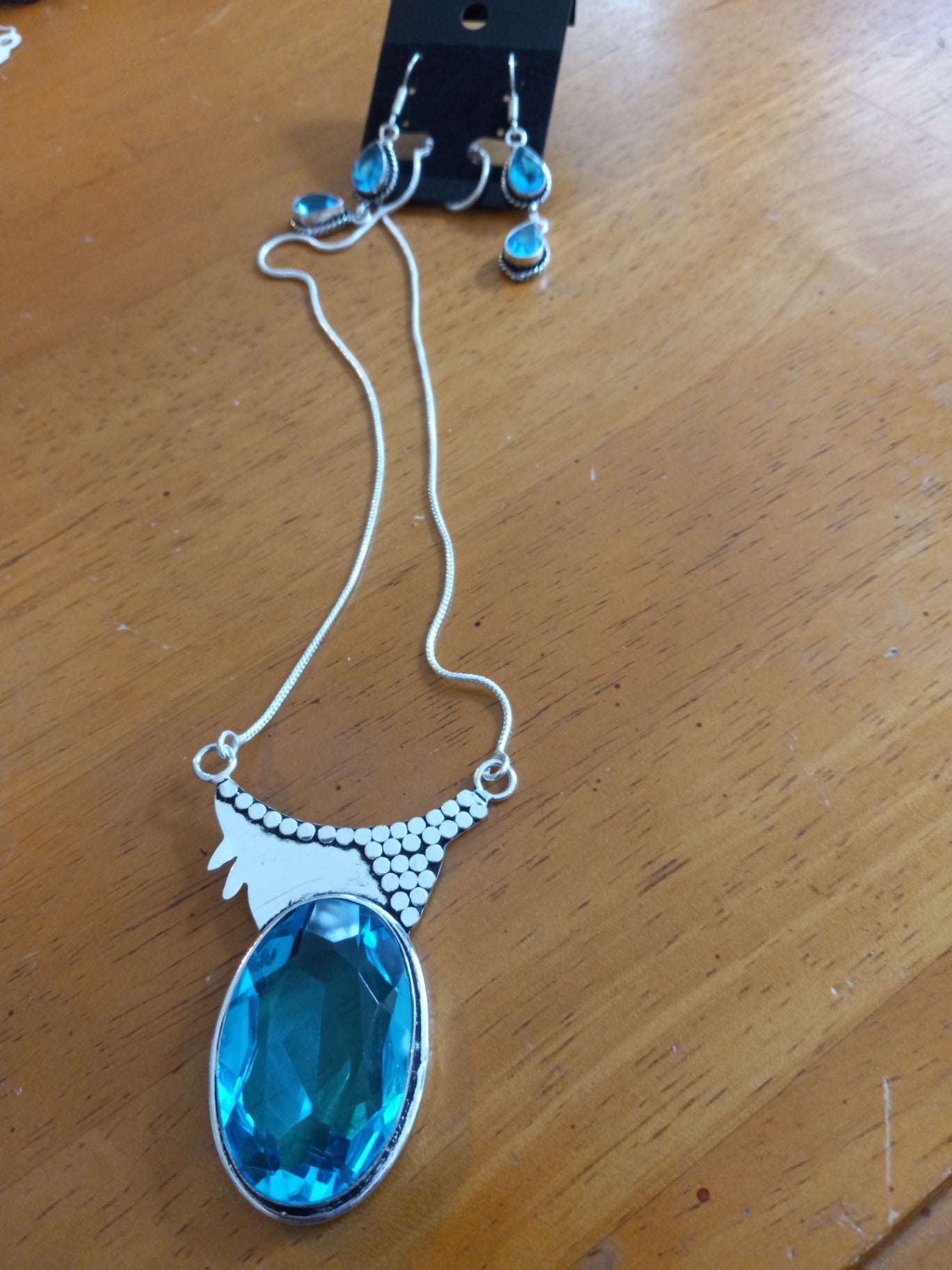Blue topaz necklace n earrings dsc 