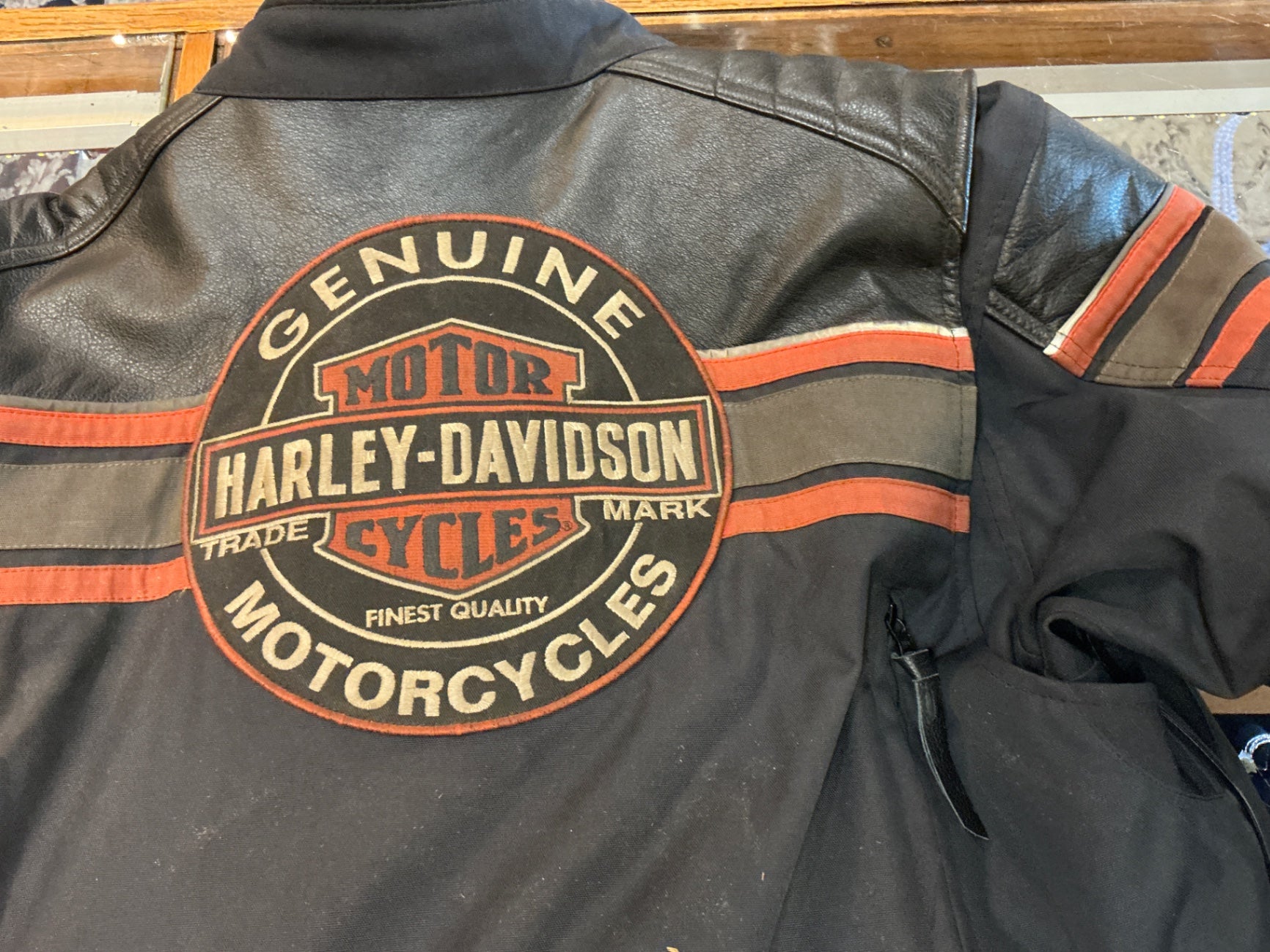 Men’s Harley-Davidson “Genuine Motorcycles” Textile and Leather Hybrid Riding Jacket – XL