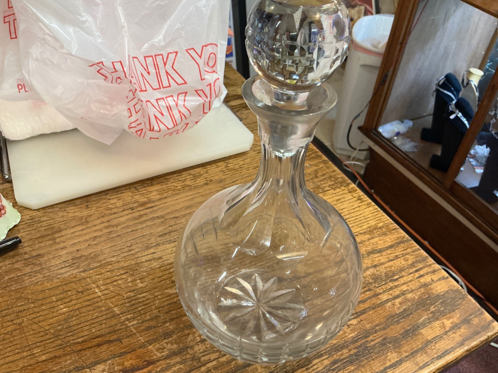 Vintage Cut Crystal Decanter with Faceted Stopper – Starburst Base Design