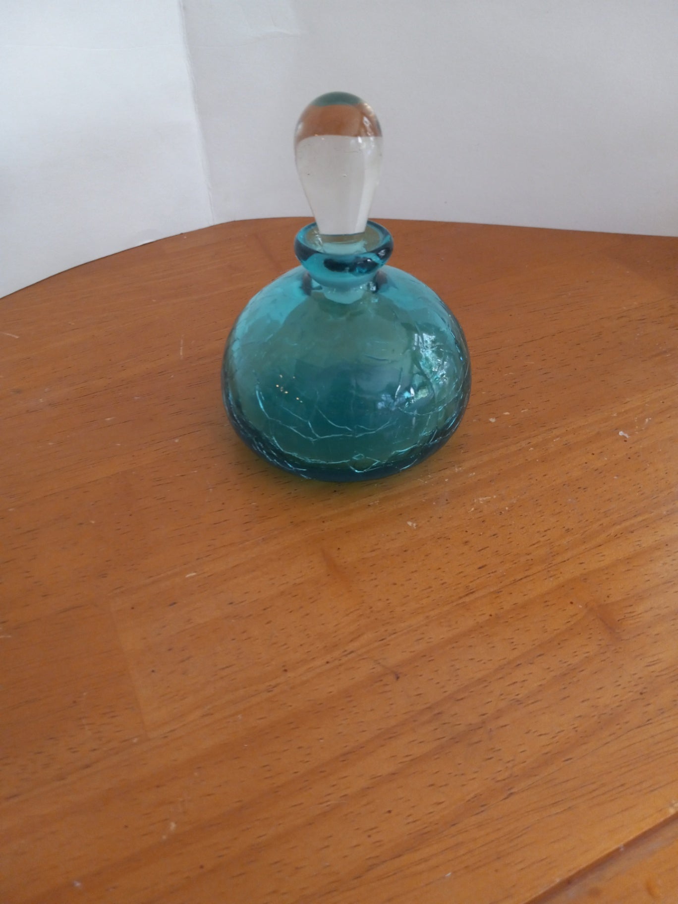 Perfume bottle teal dsc 