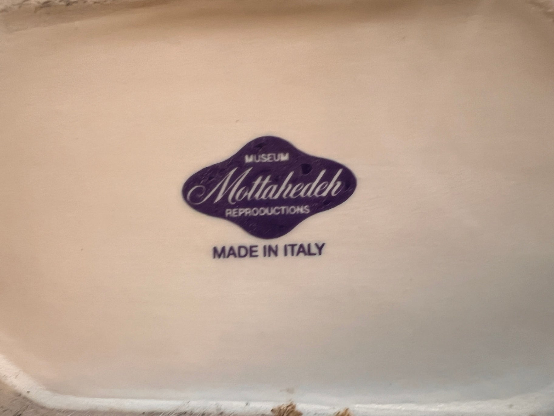 Mottahedeh Museum Reproduction Italian Majolica Leaf Bowl