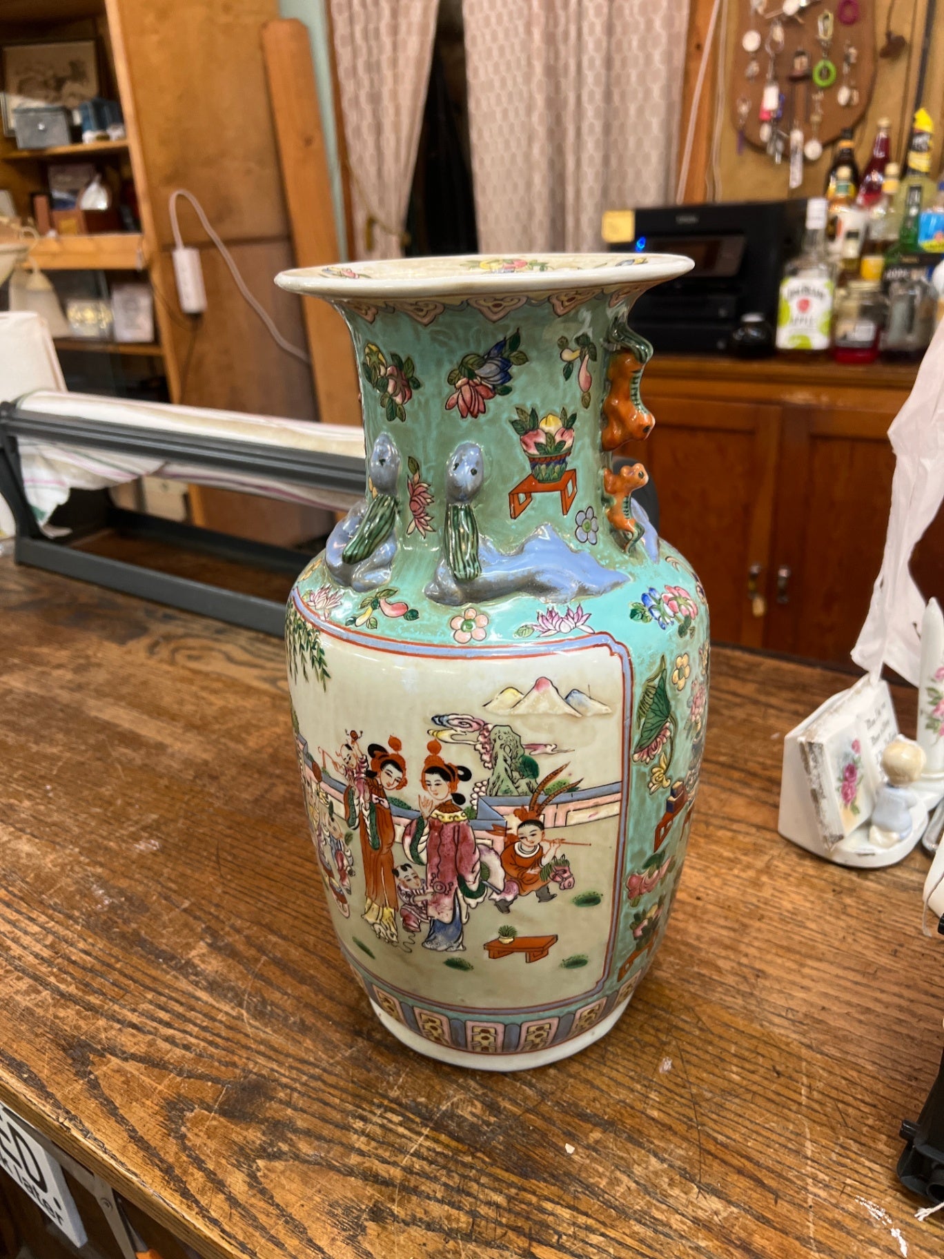 Jingdezhen Hand-Painted Famille Rose Porcelain Covered Jar — Jiangxi, China