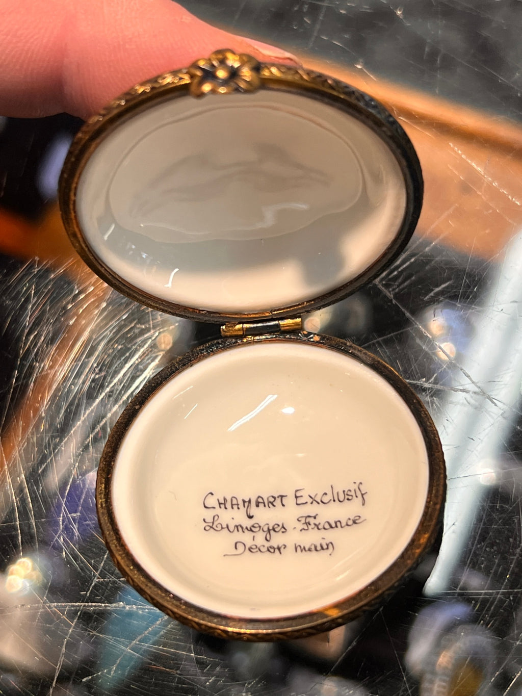 Chamart Exclusif Limoges France Hand-Painted Round Floral Porcelain Box