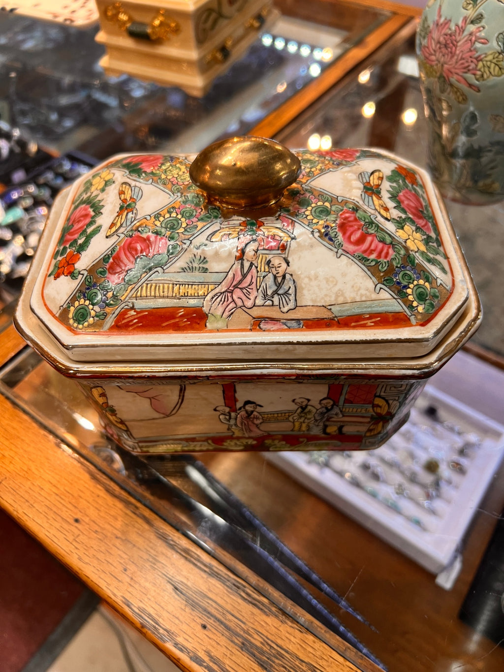 Chinese Famille Rose Porcelain Covered Box – Court Scene with Gilt Handle, Republic Period Mark