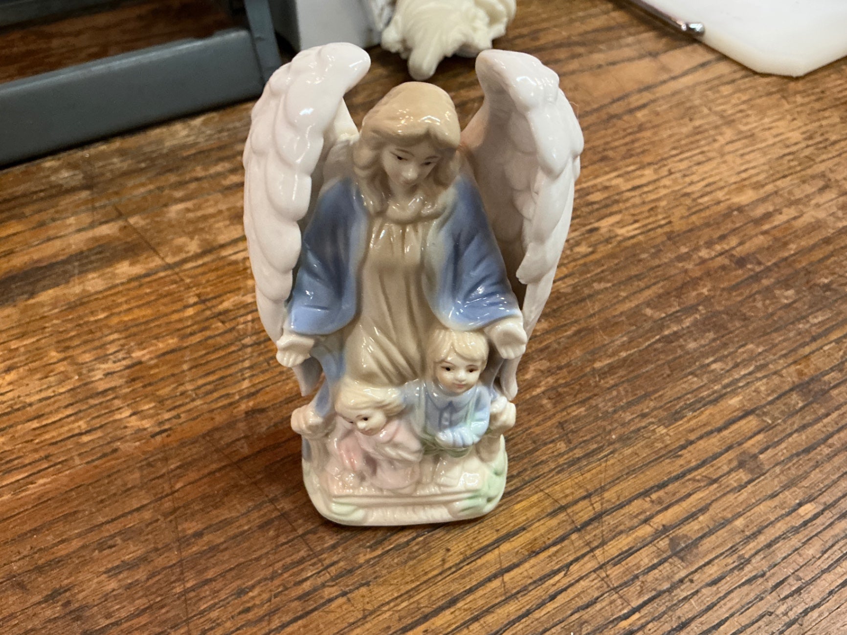 Guardian Angel Figurine with Children – Glazed Porcelain, Japan or Taiwan, Circa 1980s