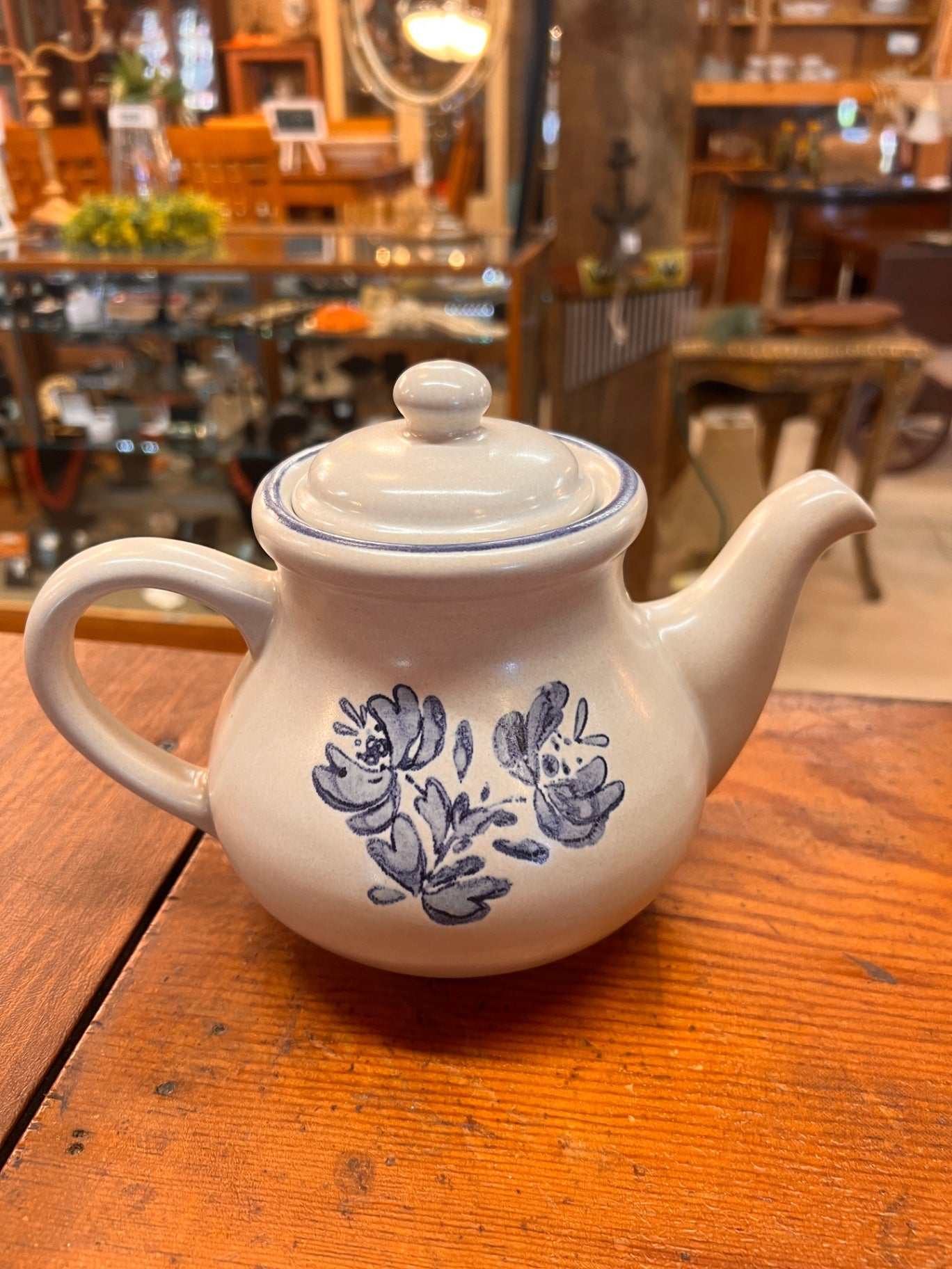 Small Pfaltzgraff Yorktowne Teapot (Approx. 4–5 cup)