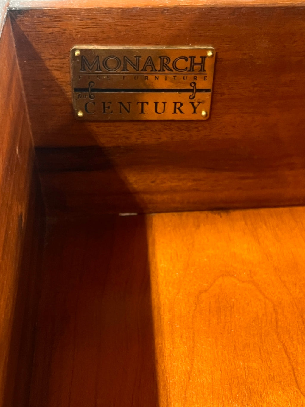 Monarch for Century Furniture “Mirrored Two-Door Vit­reous Cabinet” — Mahogany & Gilt Accent, ca. 1980s–90s