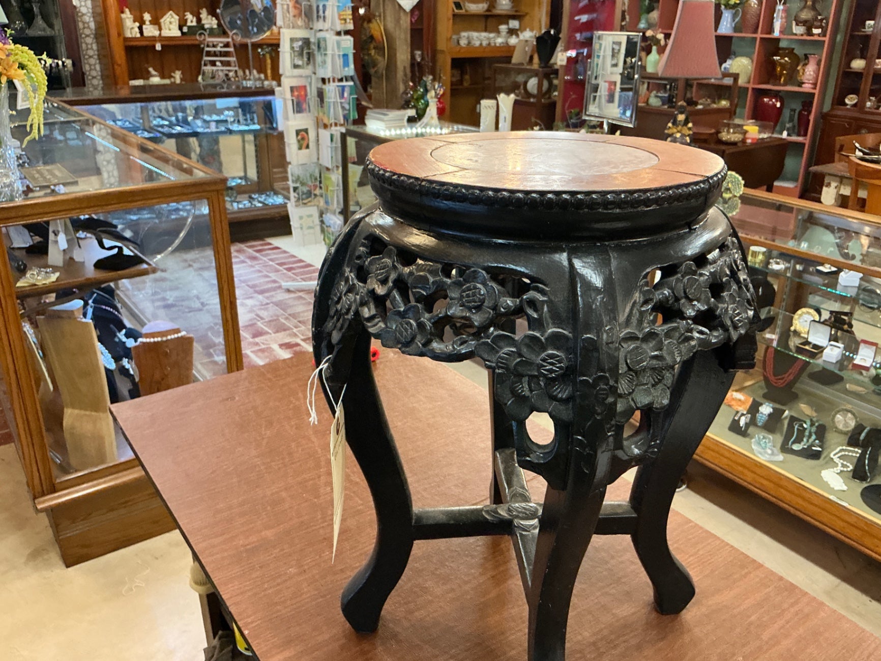 Hand-Carved Chinese Hardwood Display Stand With Floral Pierced Apron – c. 1940–1970