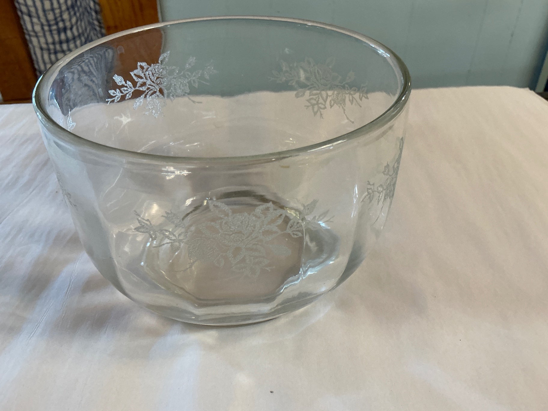 Vintage Etched Glass Mixing / Serving Bowl – Floral Pattern, c.1940s–1960s