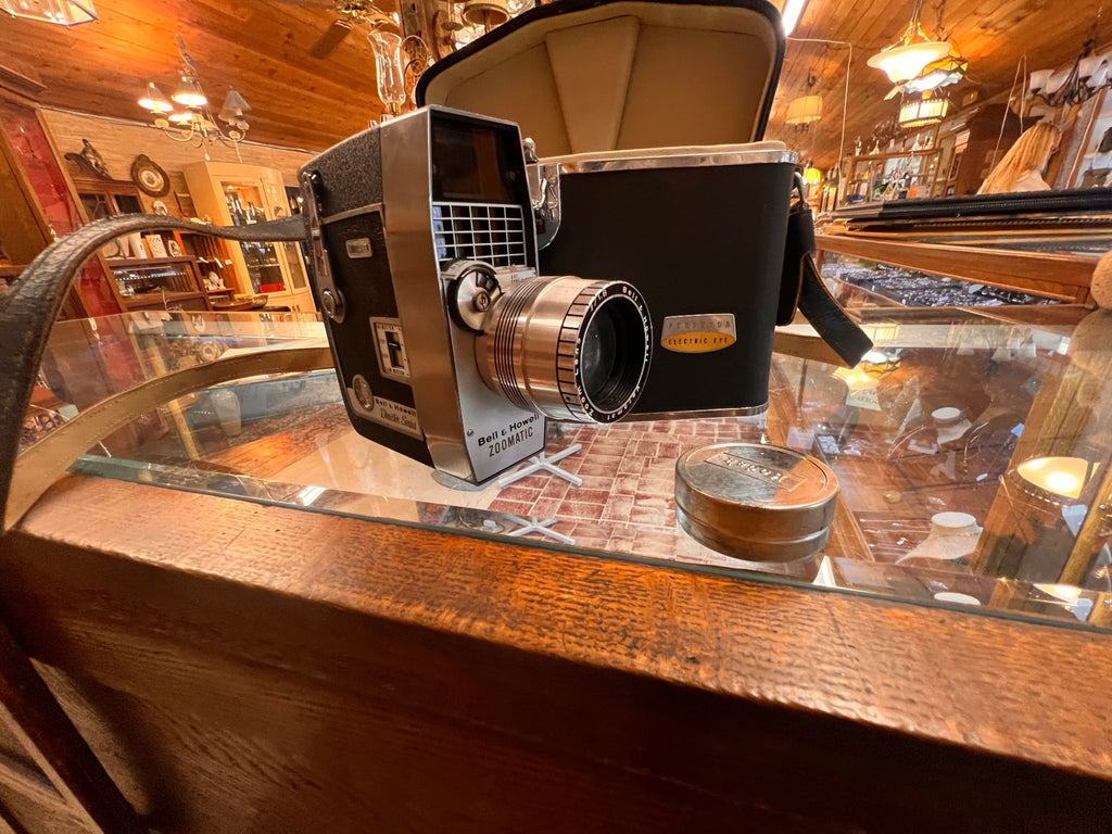 Vintage BELL & HOWELL Director Series 8MM Movie Camera with case