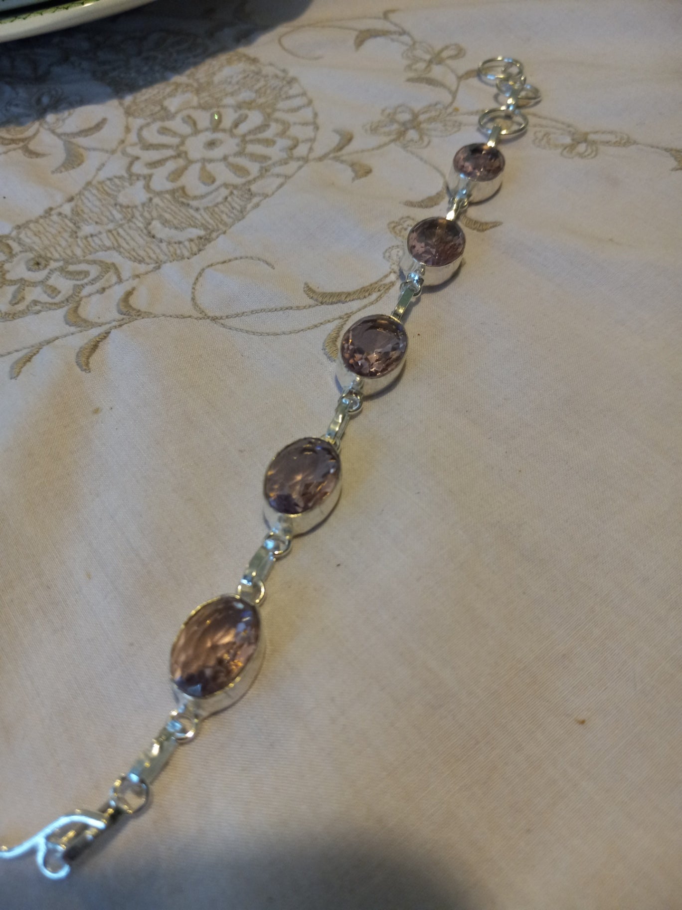 Lt purple bracelet dsc 
