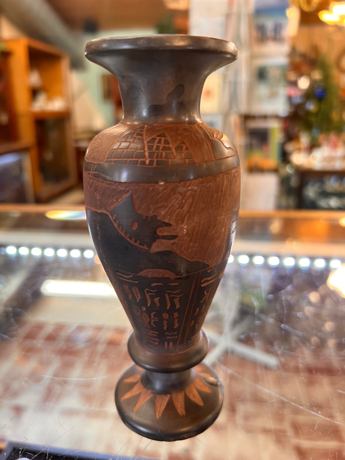 Hand-Carved Egyptian Souvenir Vase – Black & Terracotta Inlay Motif