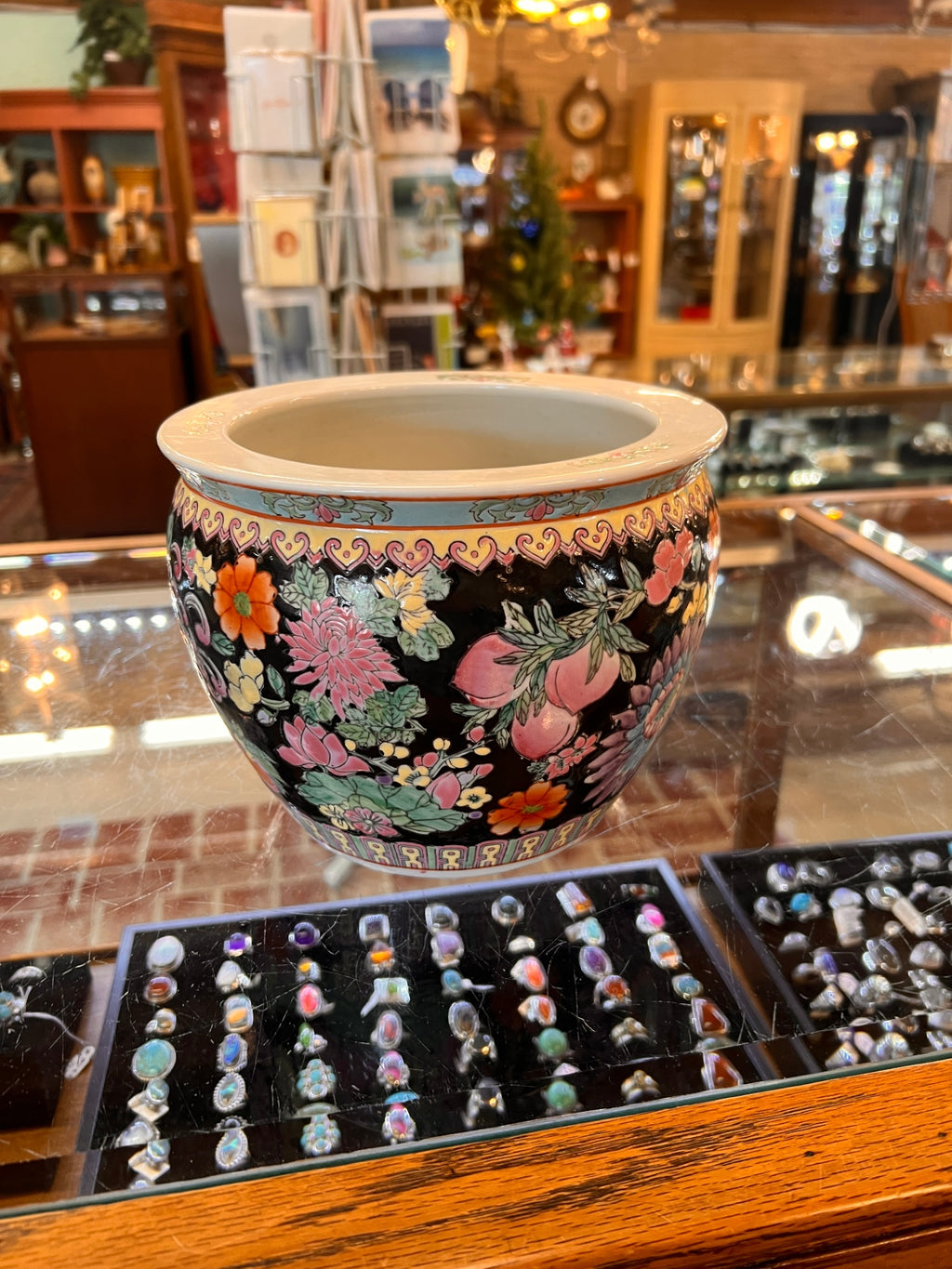 8" Chinoserie Pot