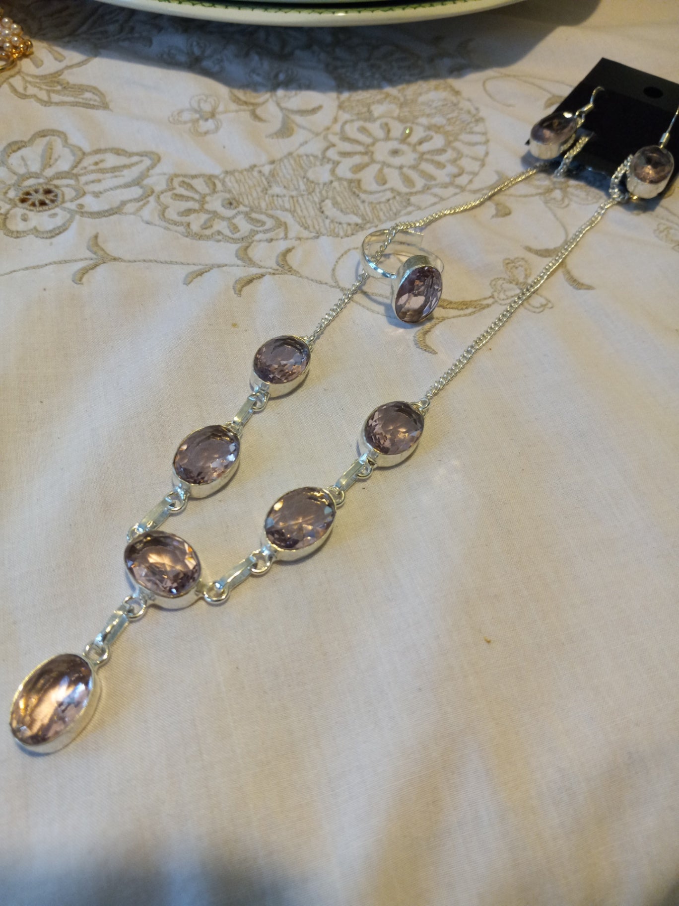Lt purple Earrings n necklace dsc
