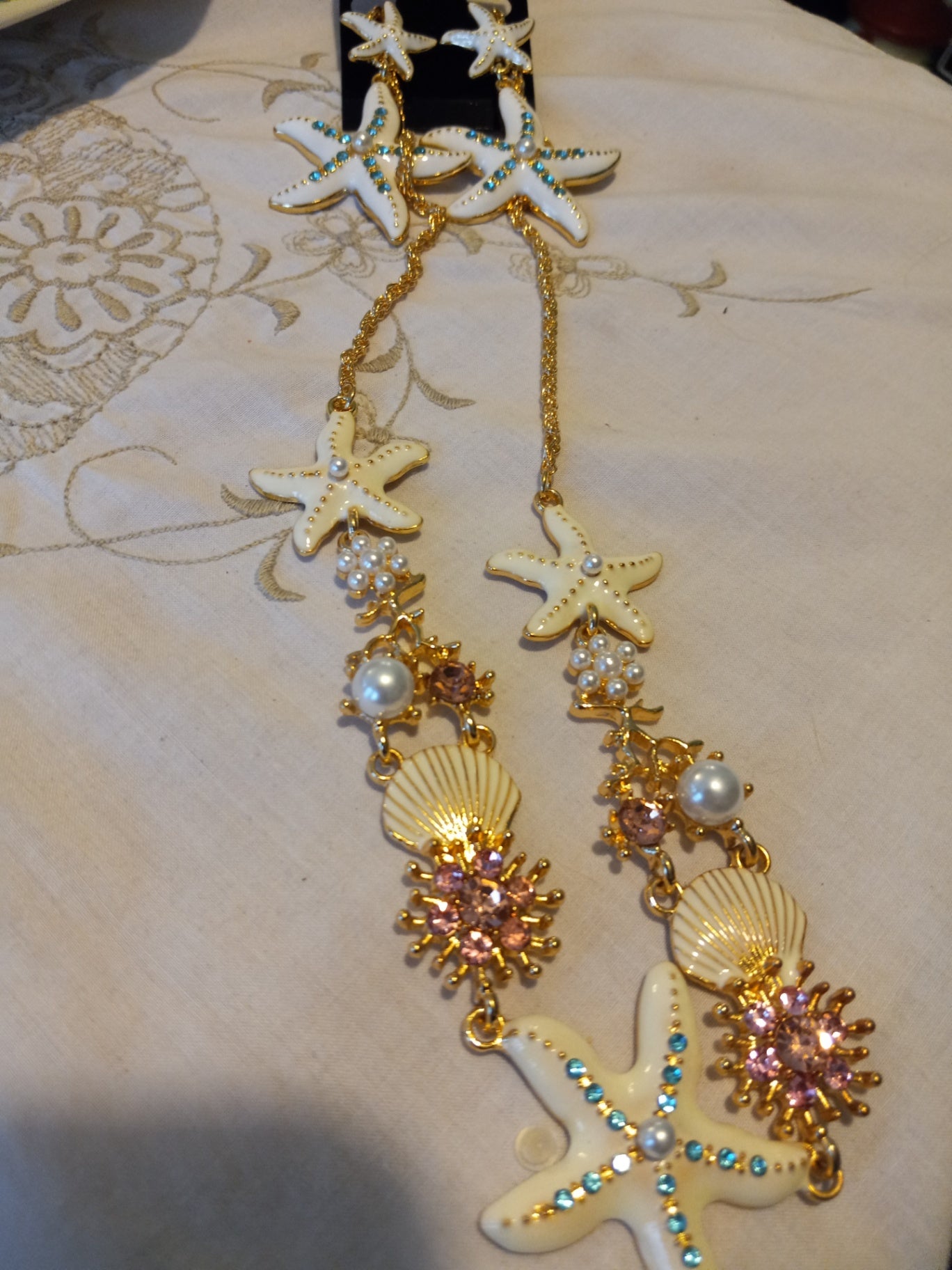 WHT starfish earrings n necklace dsc 