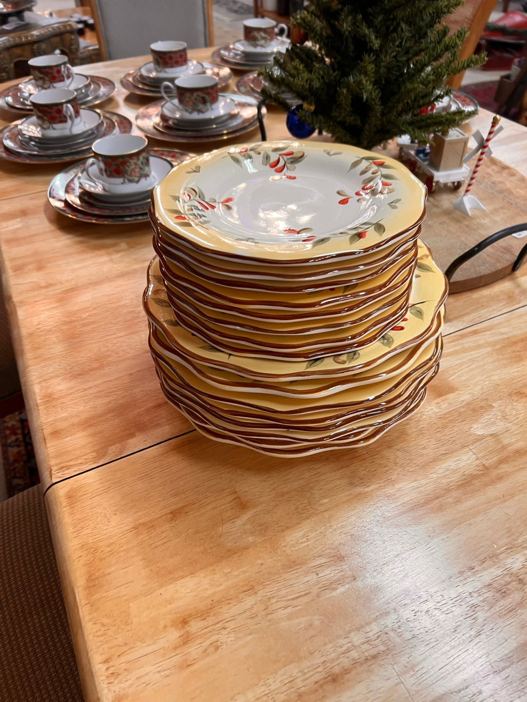 Better Homes And Gardens Tuscan Retreat Stoneware Dinner Plates,  Luncheon Salad Plates, Bowls & Coffee Mugs Set 8