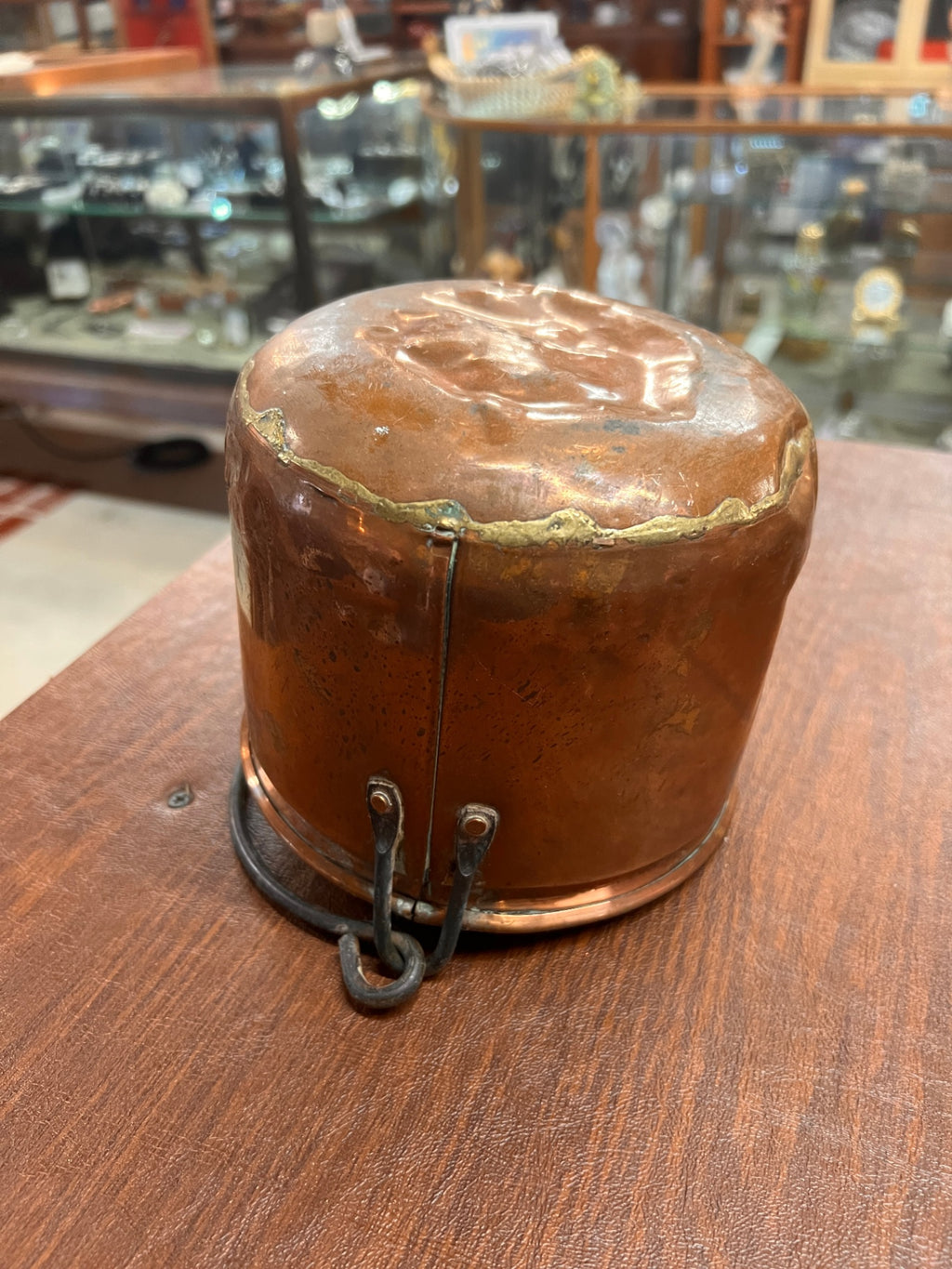 Antiqued Dovetailed Rolled Edge Copper Hammered Sauce Pot Round Bottom Seamed