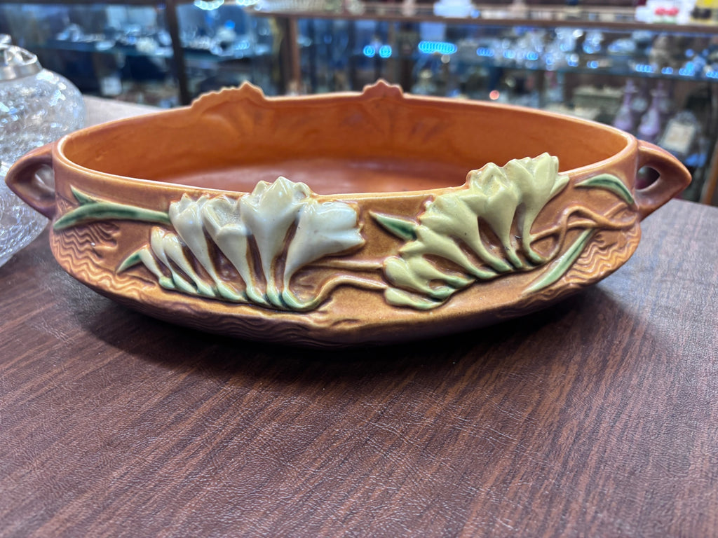 Roseville Freesia double-handled console bowl