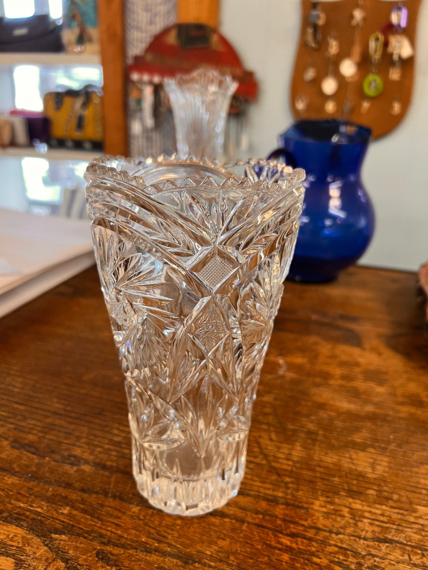 VTG. Cut Crystal Vase-Heavy 8”.Diamond & Floral Pattern. Scalloped Sawtooth RimVTG. Cut Crystal Vase-Heavy 8”.Diamond & Floral Pattern. Scalloped Sawtooth Rim