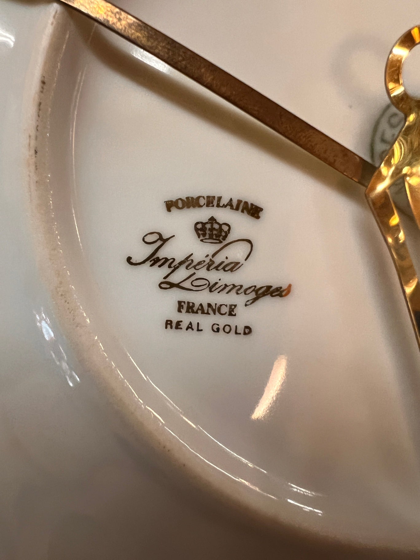 Limoges-Style Fragonard Scene Porcelain Cabinet Plate with Cobalt & Gold Border
