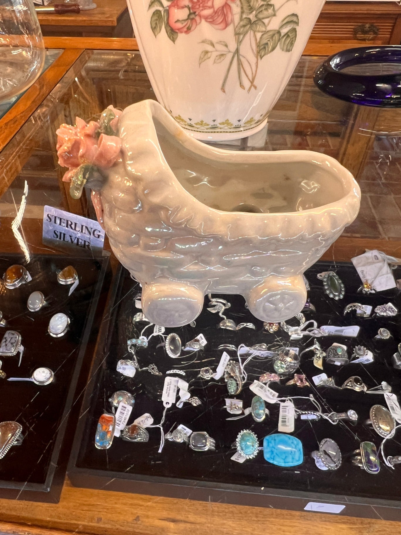  Ceramic baby bassinet