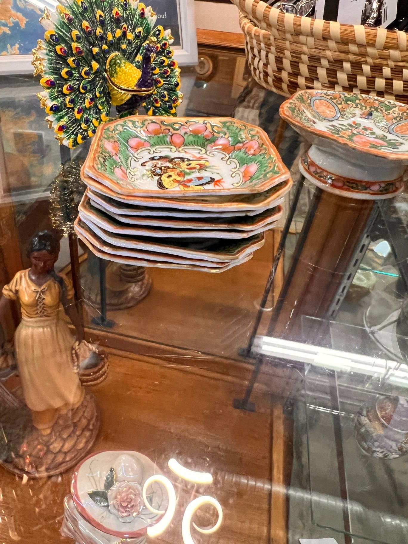 Rose Medalion Collection