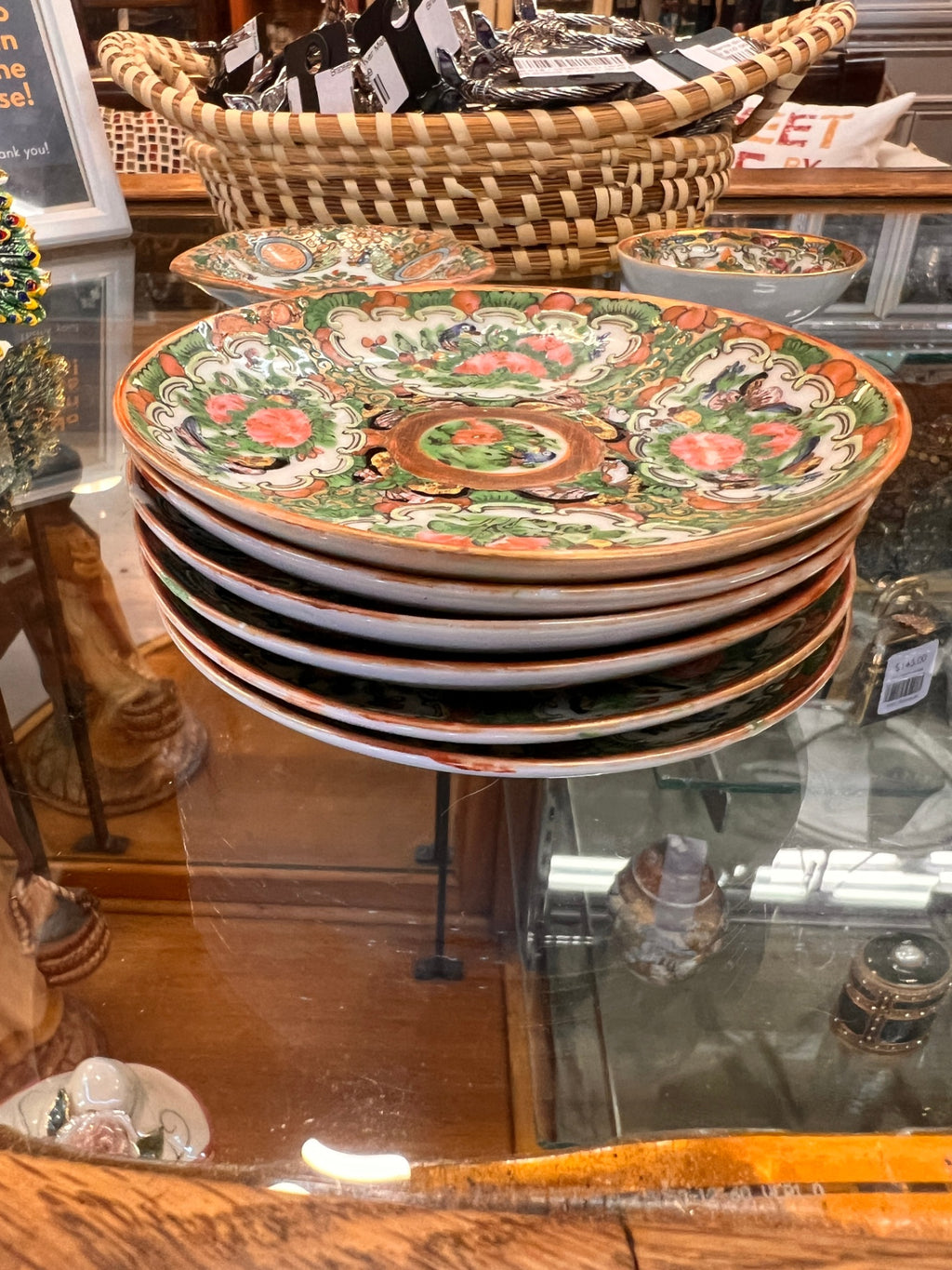 Rose Medalion Collection