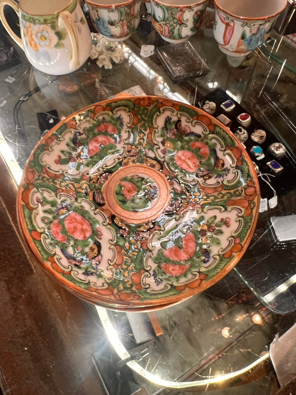 Rose Medalion Collection