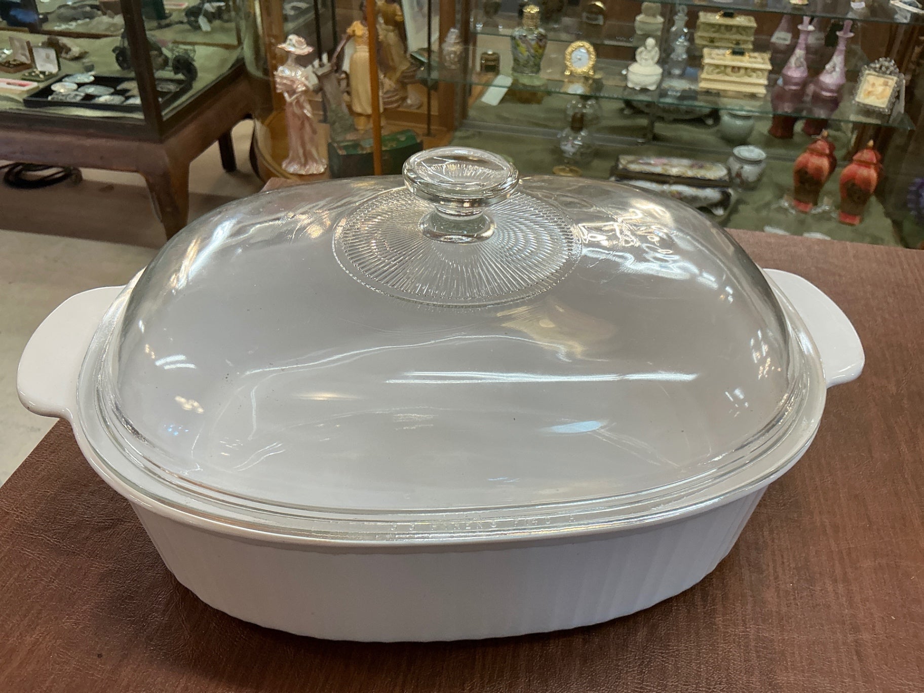 CorningWare French White 2.5-quart Oval Casserole Dish with Glass Lid. 