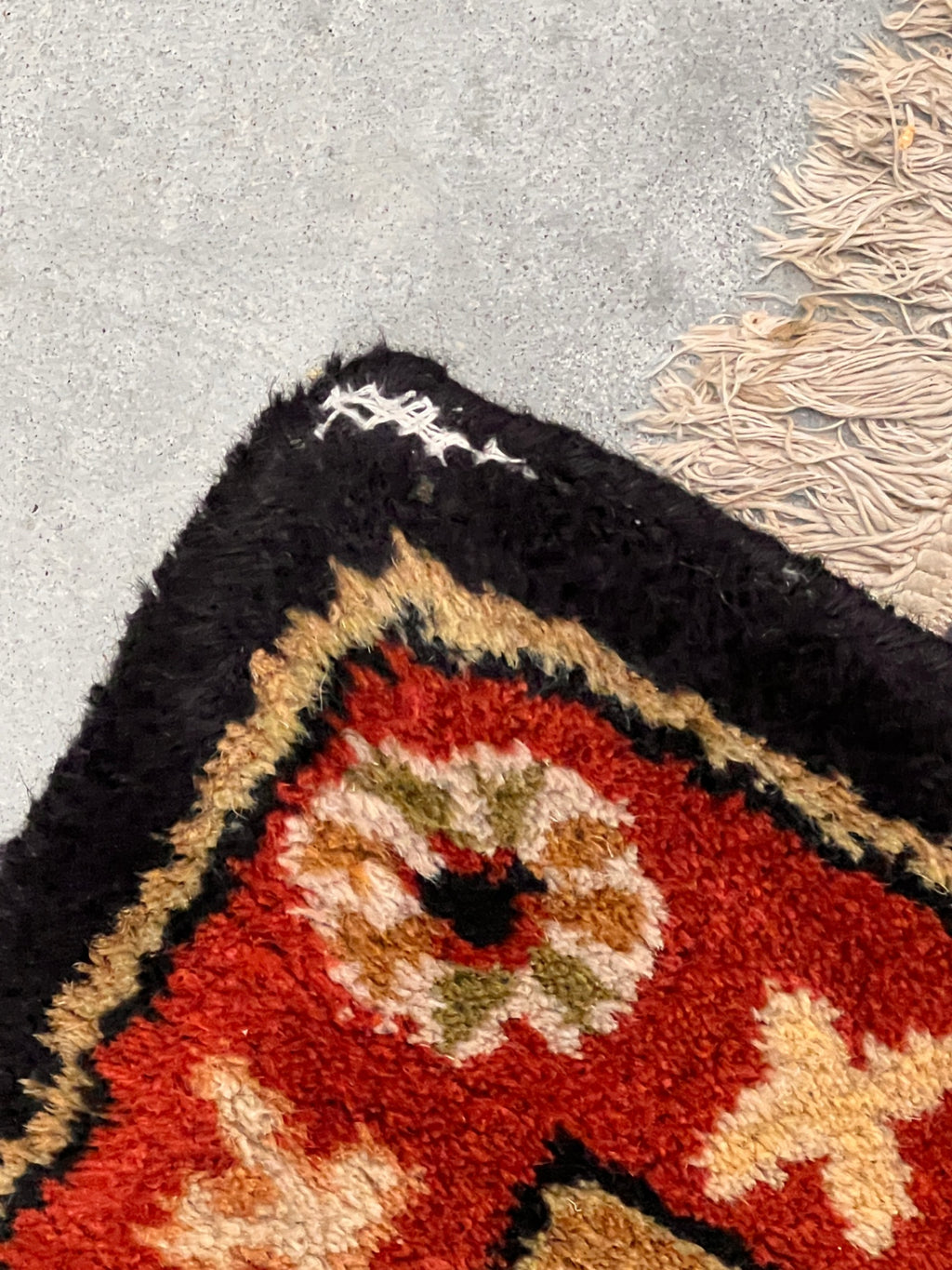 Surya Caesar Collection Wool Area Rug – CAE-1034 – 9' x 12' – Traditional Medallion Design